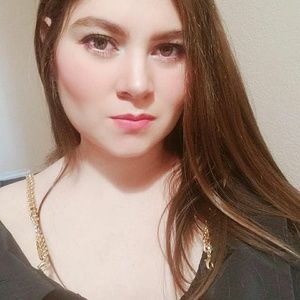 Meet your Posher, Monica